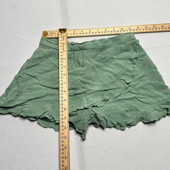 Altard State Size XS Shorts That Look Like A Mini Skirt - Picture 3 of 4